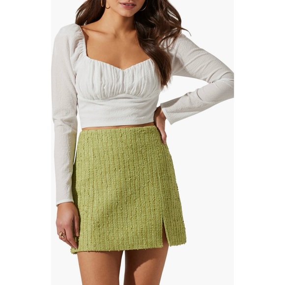 Astr Tops - ASTR the Label Long Sleeve Sweetheart Neck Crop Top